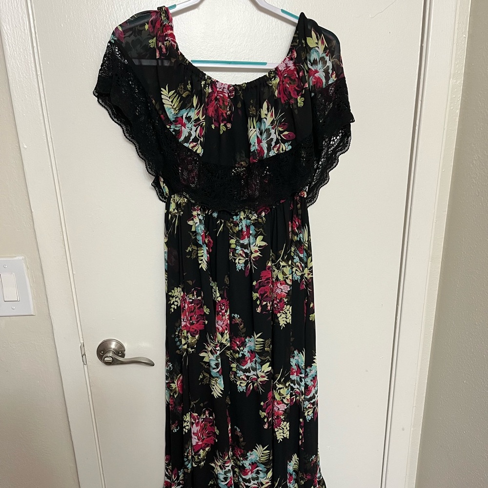 EUC Torrid Black with Floral Print and Lace Maxi Dress - 2X